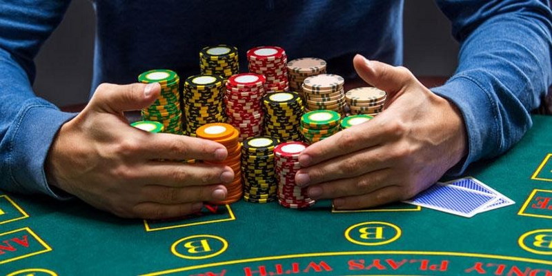Chơi Bài Baccarat Trực Tuyến Cách Kiếm Tiền Nhanh Nhất Nhiều điểm khác biệt giữa chơi bài Baccarat trực tuyến và truyền thống